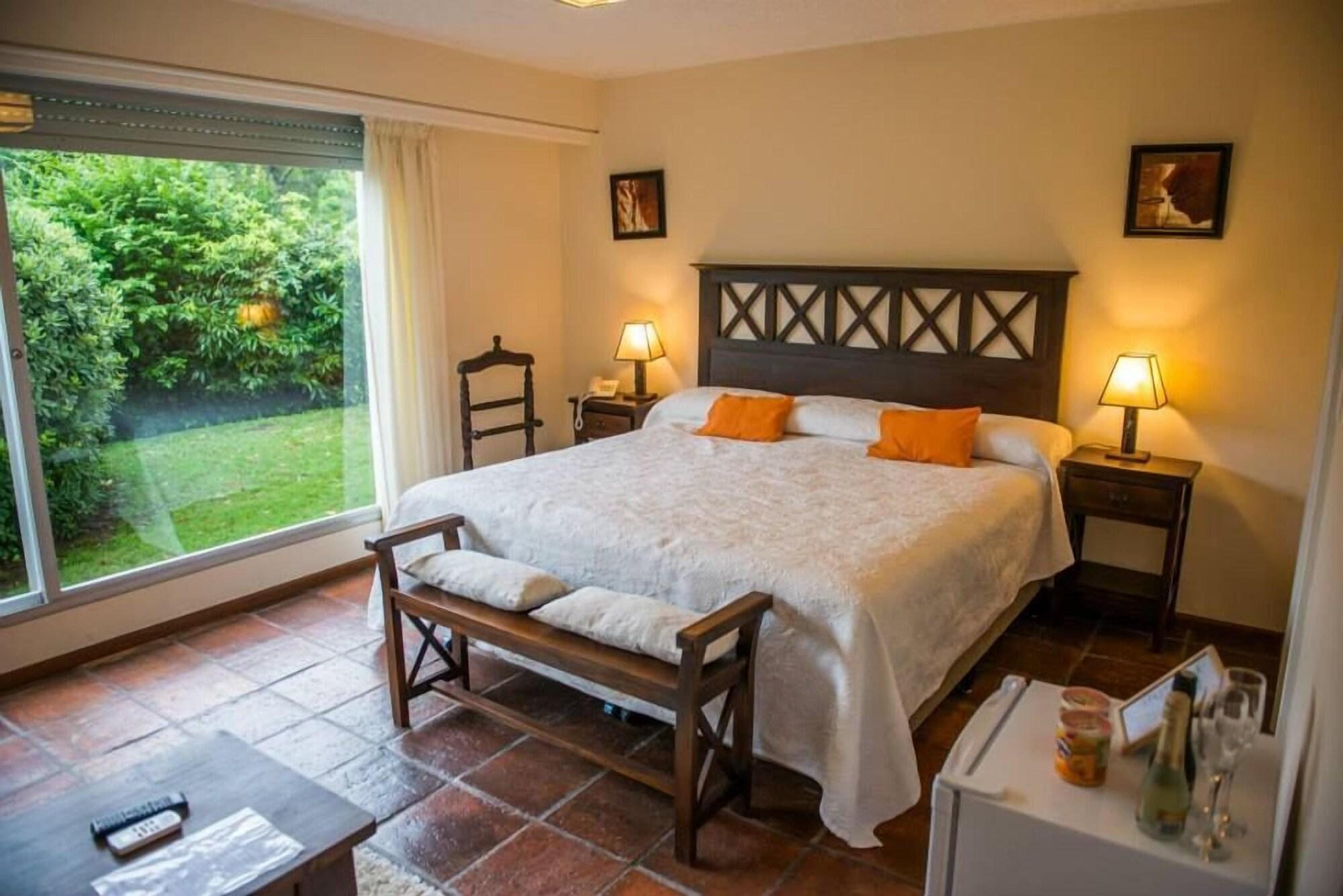 Hotel Petit Chateau Boutique 4*