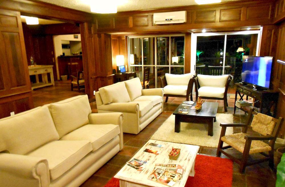 Petit Chateau Boutique Hotel 4*